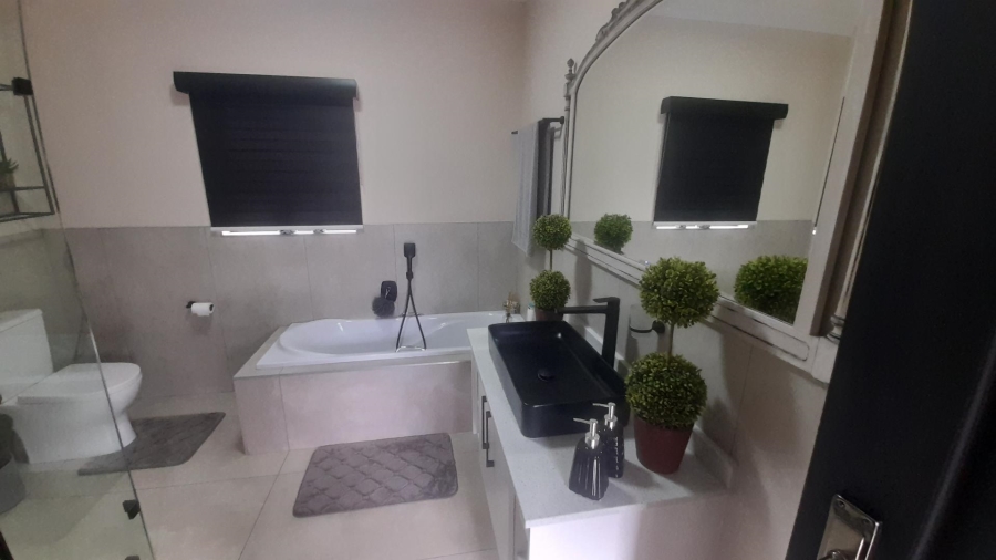 4 Bedroom Property for Sale in Meerhof North West